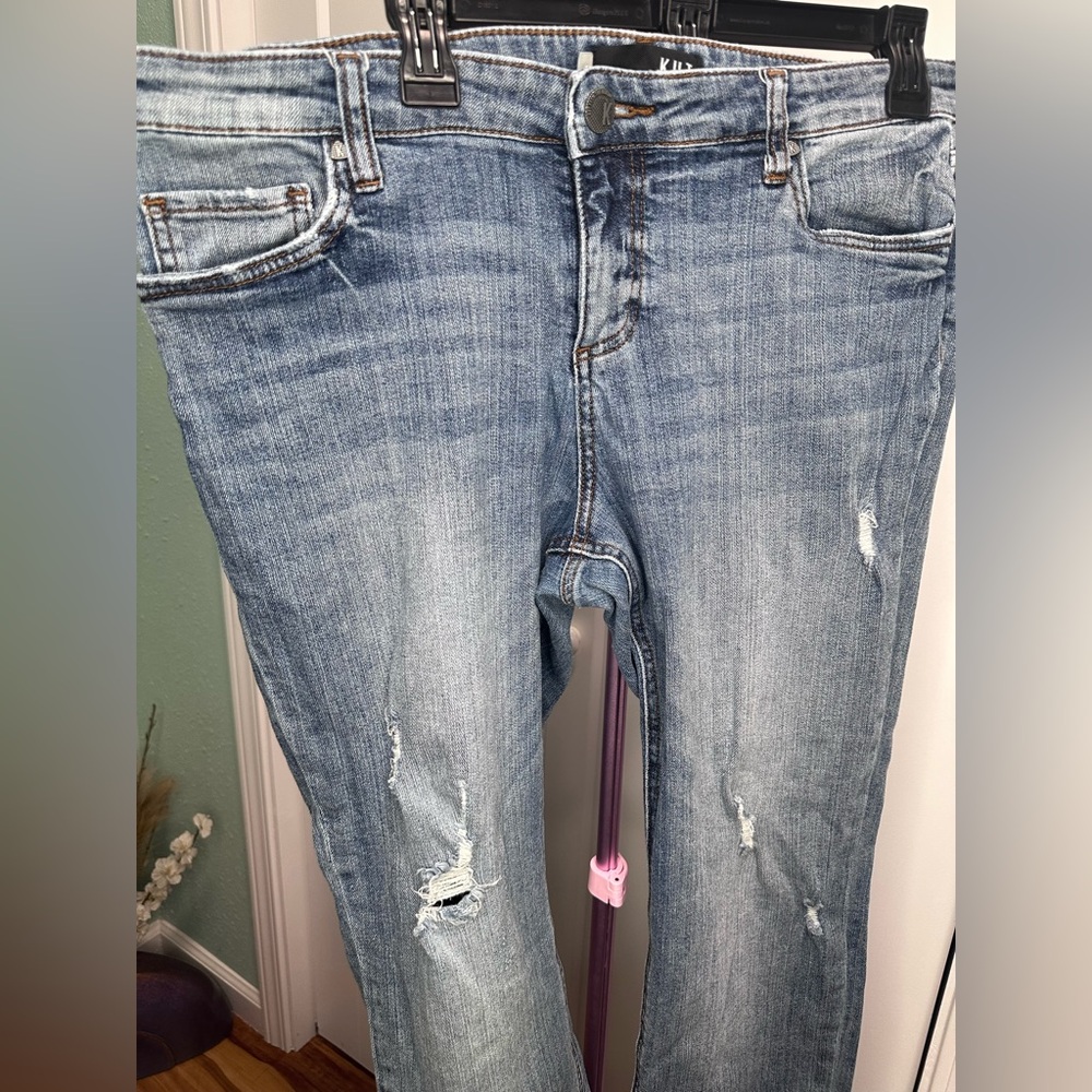 Kut from the Kloth Catherine boyfriend size 14 euc medium wash womens jeans crop